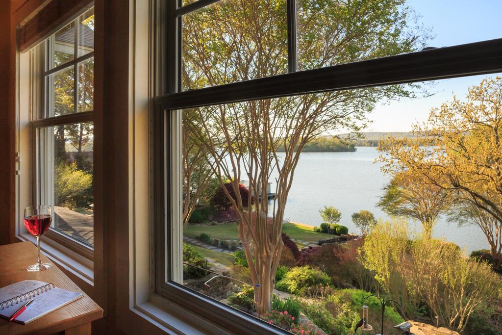 Lookout Point Lakeside Inn Hot Springs Extérieur photo
