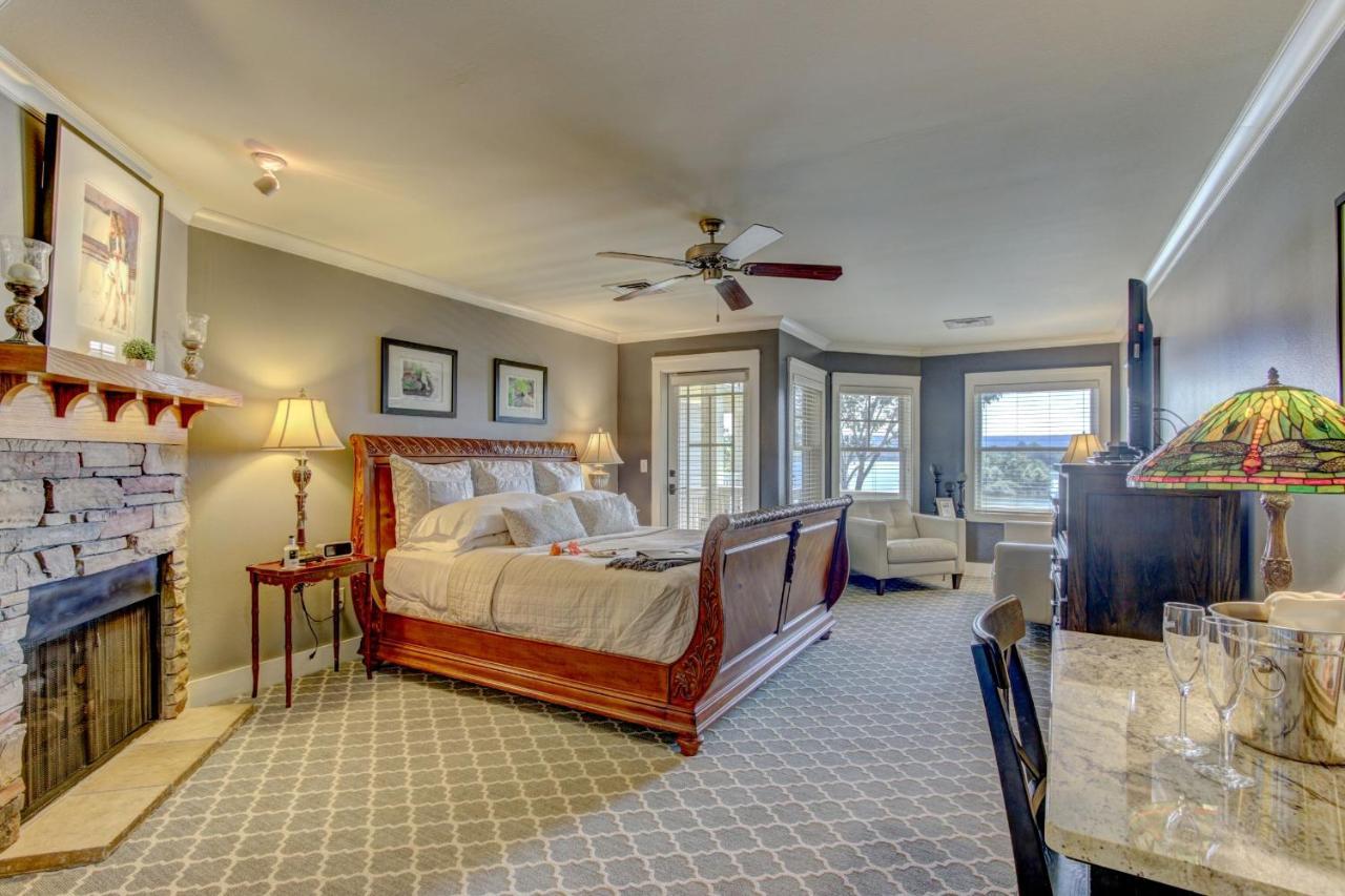 Lookout Point Lakeside Inn Hot Springs Extérieur photo
