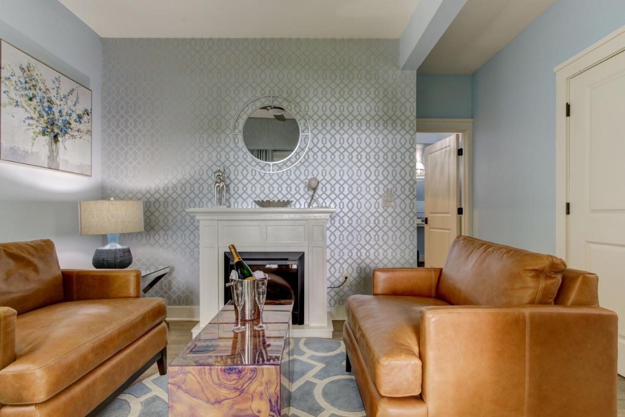 Lookout Point Lakeside Inn Hot Springs Extérieur photo