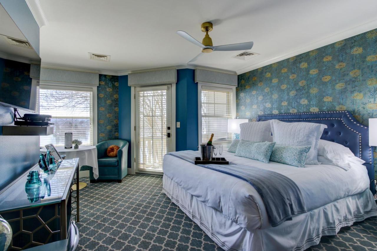Lookout Point Lakeside Inn Hot Springs Extérieur photo
