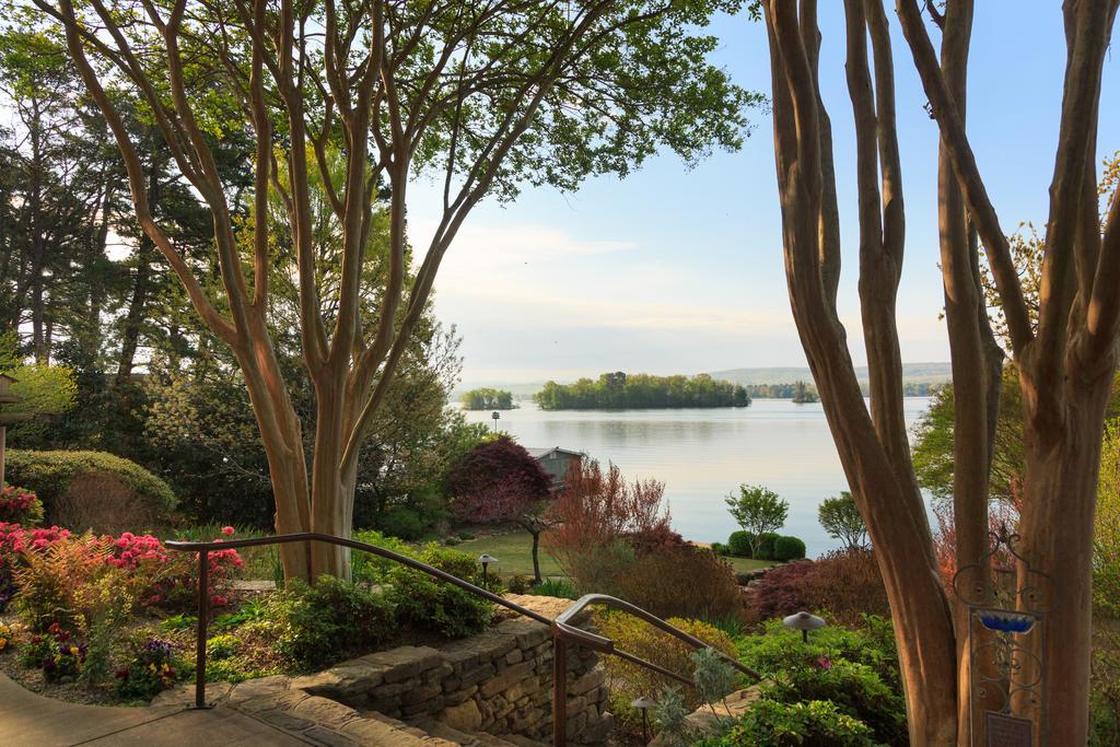 Lookout Point Lakeside Inn Hot Springs Extérieur photo